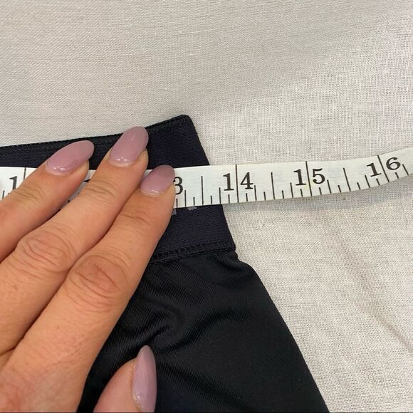 Ladies Under Armour Black Cropped Sports Pants M - Picture 12 of 13